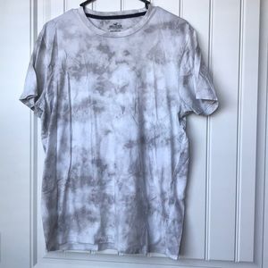 Hollister crew neck t-shirt!